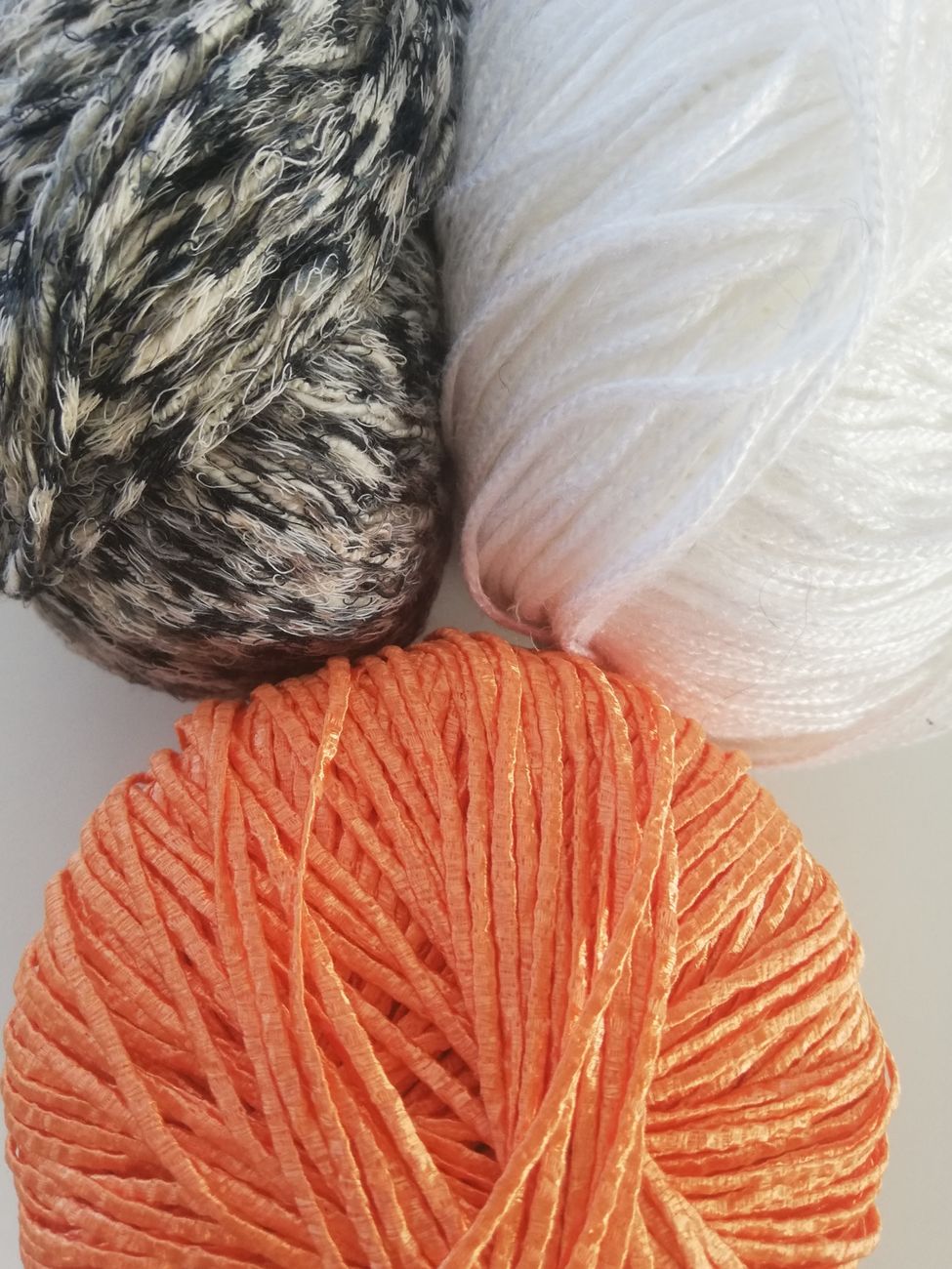 schwarz-weiß-melliert/weiß/orange-apricot